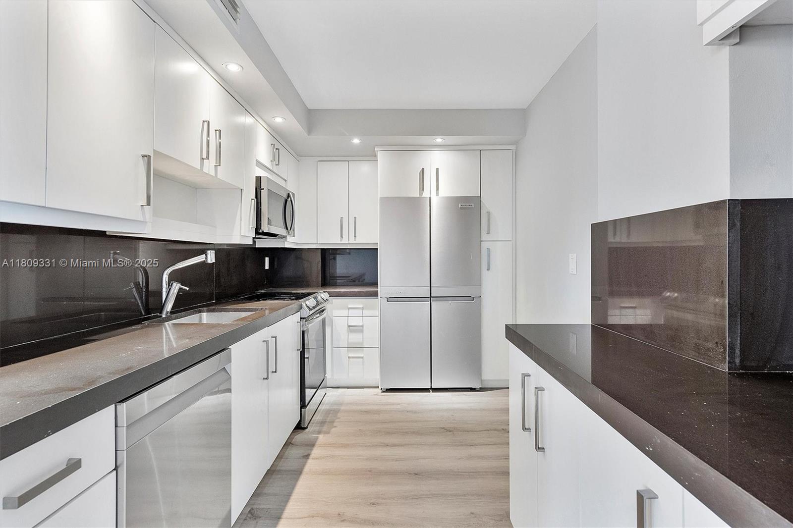 10350 W Bay Harbor Dr # 9D