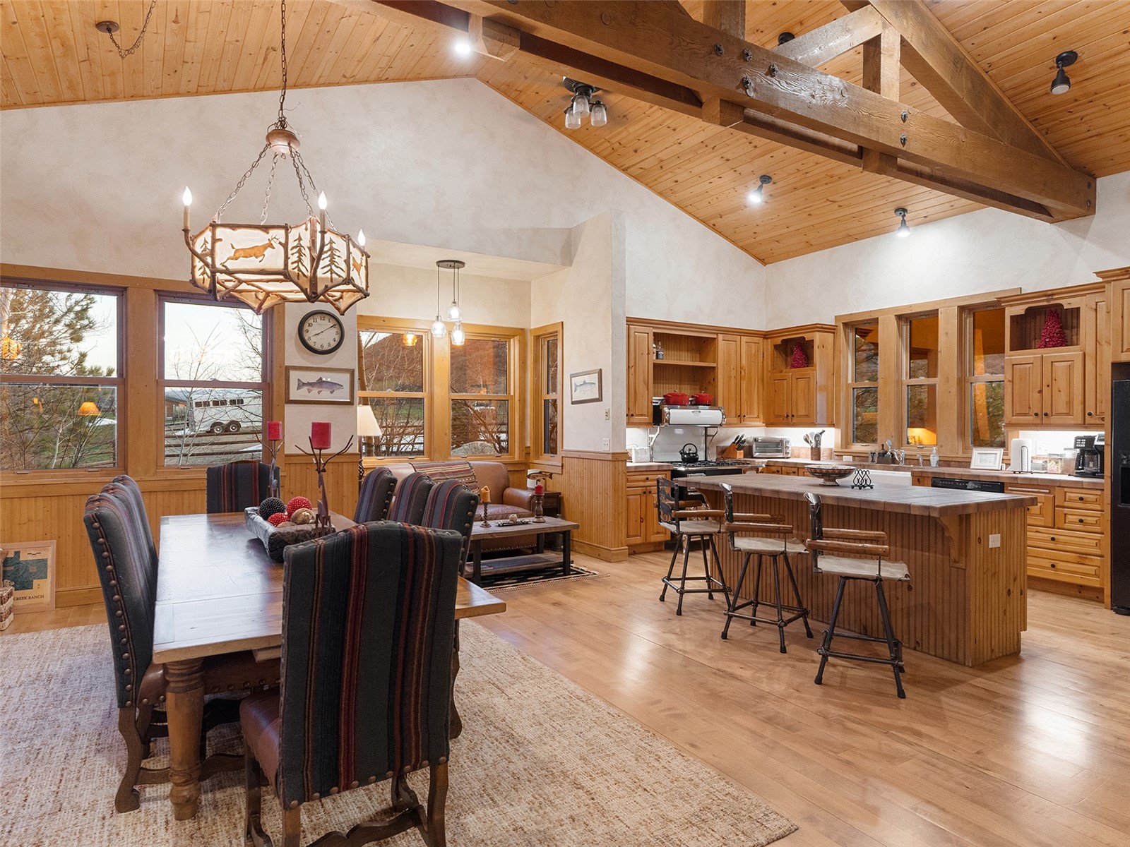 25210 Rainbow Ridge