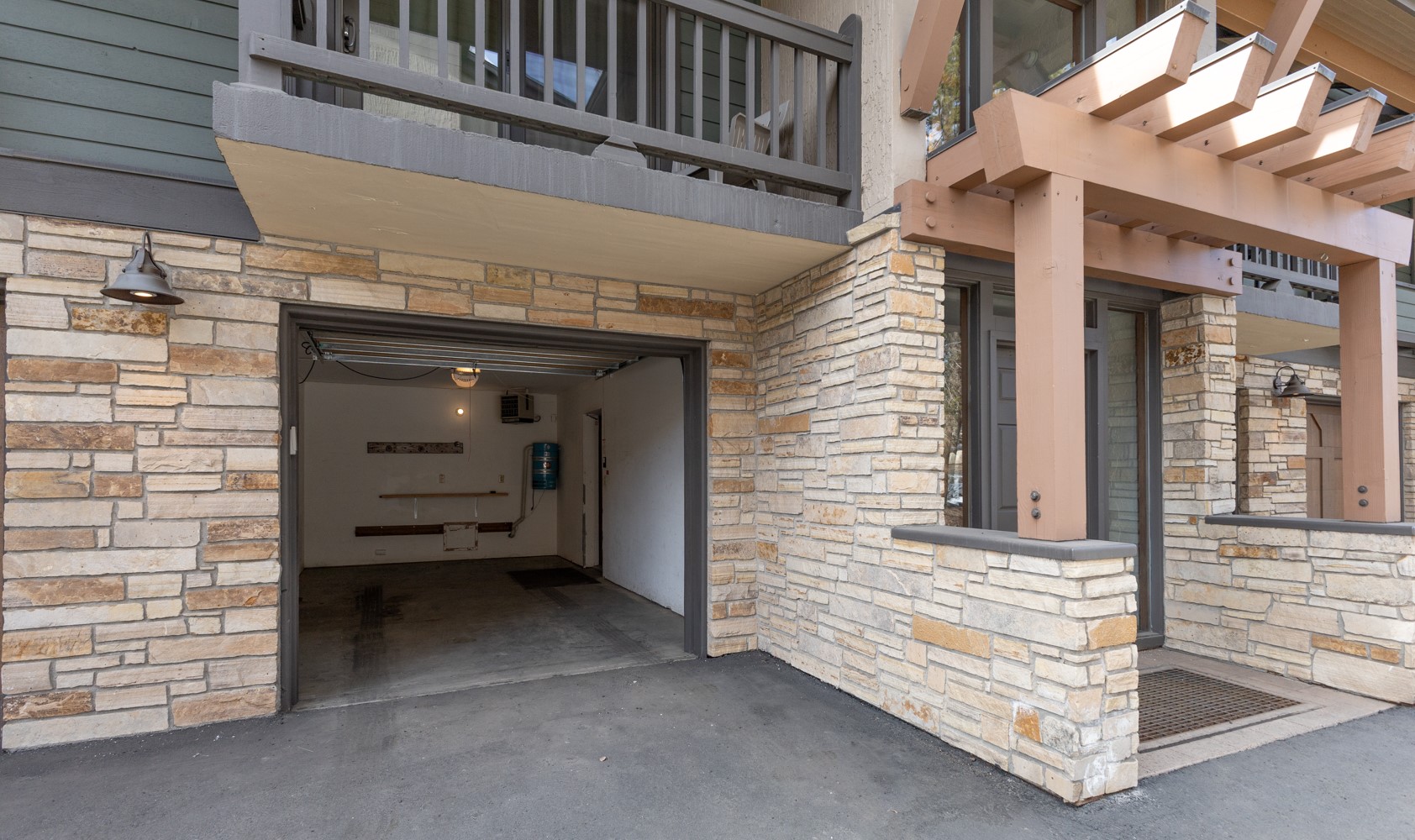 2305 Apres Ski WAY 222