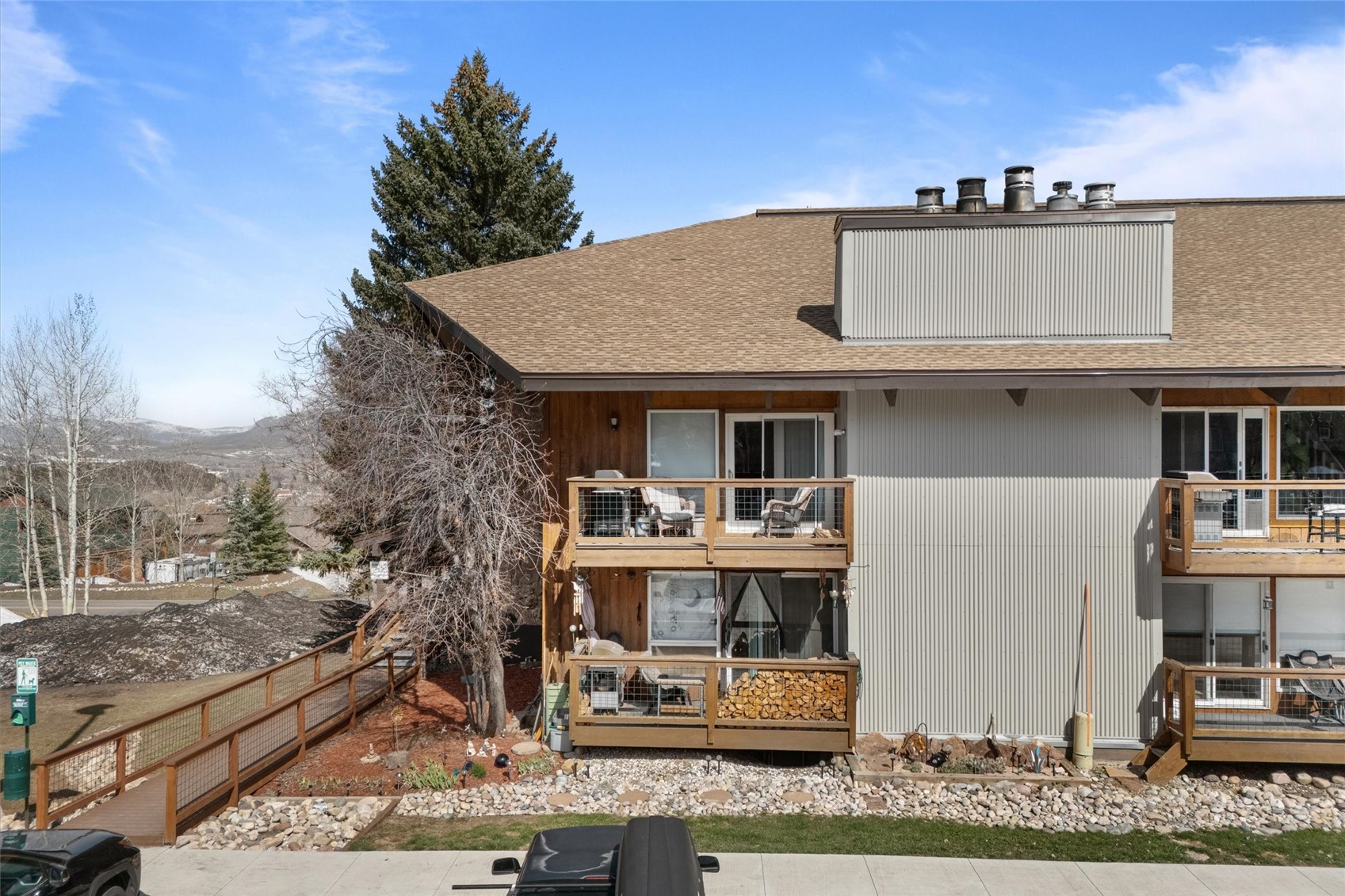 465 Tamarack DRIVE B201