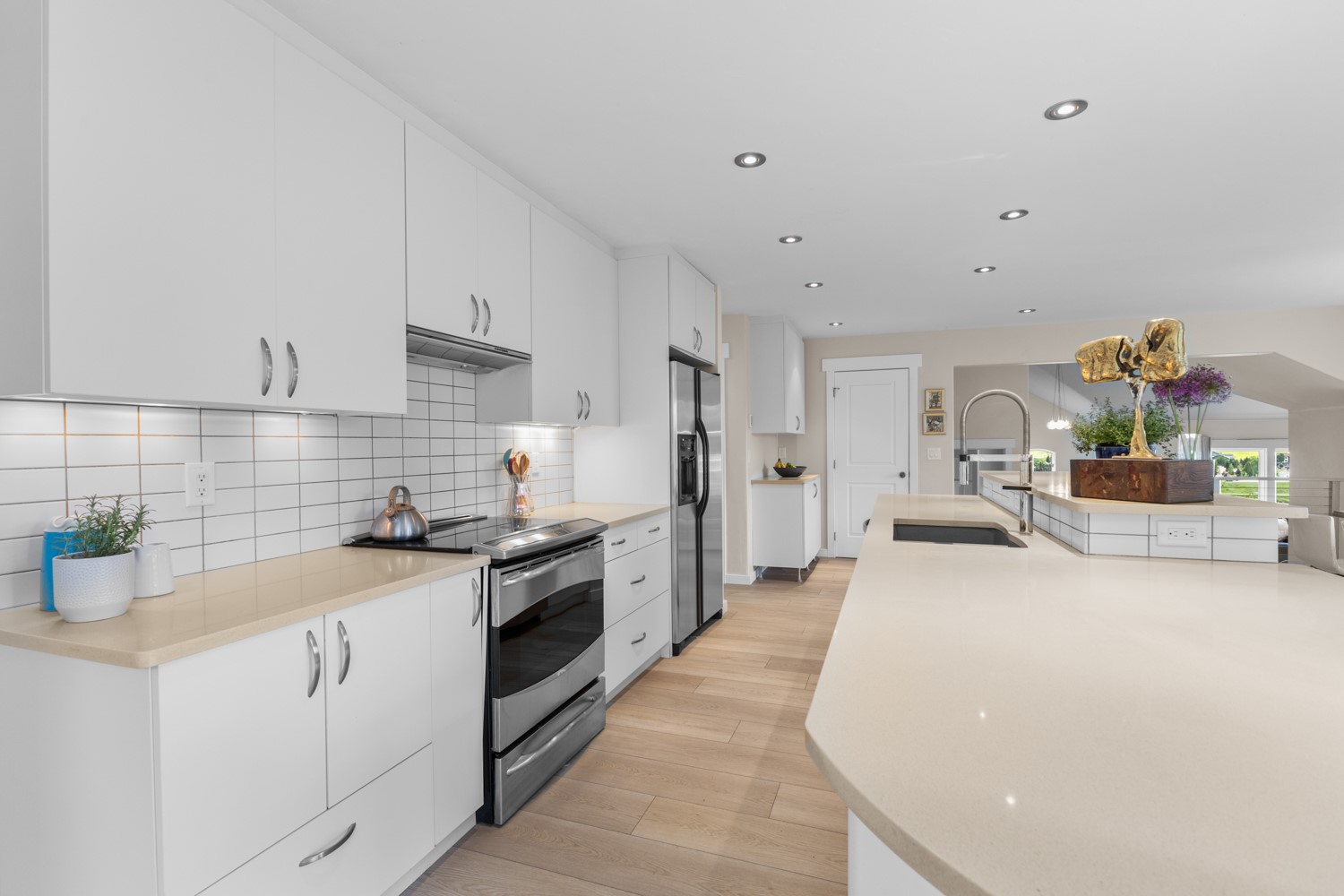 37125 William William ROAD