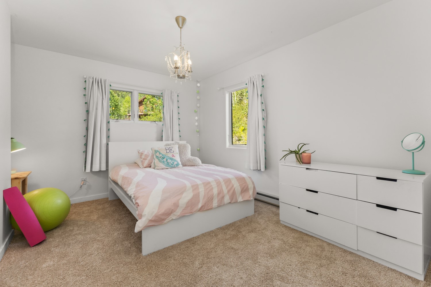 37125 William William ROAD