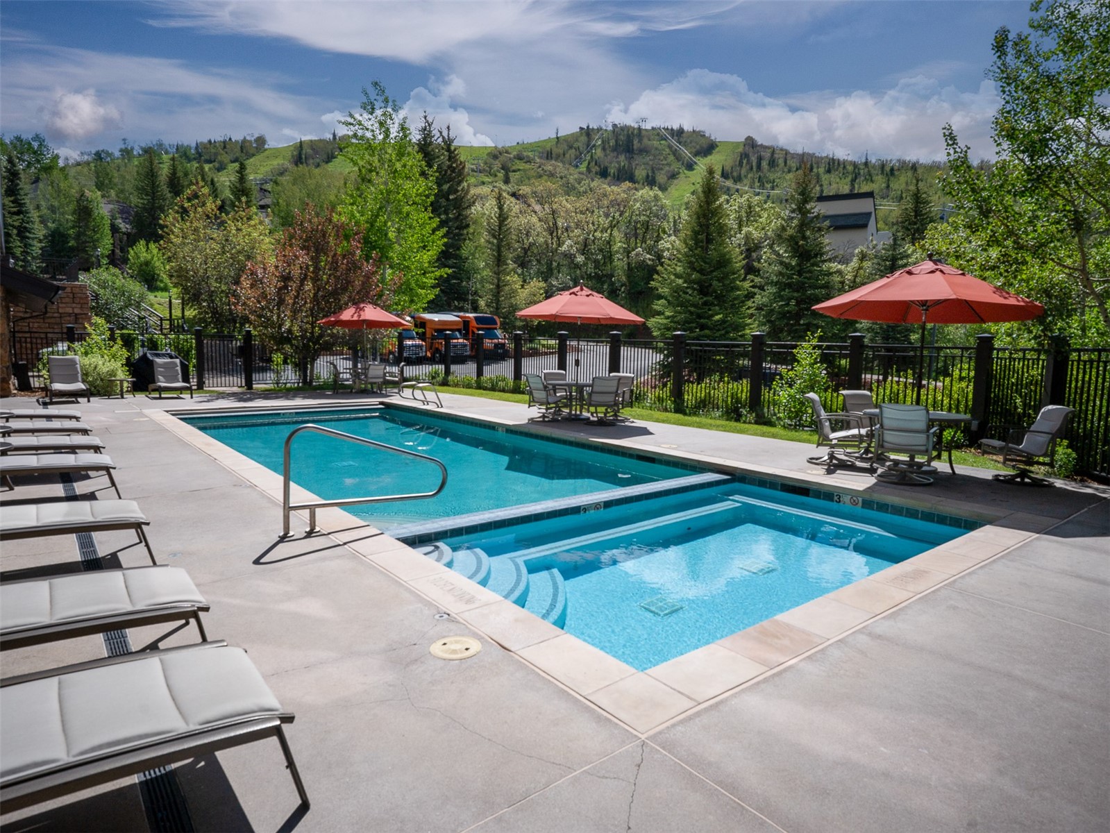 2420 Ski Trail Lane 315