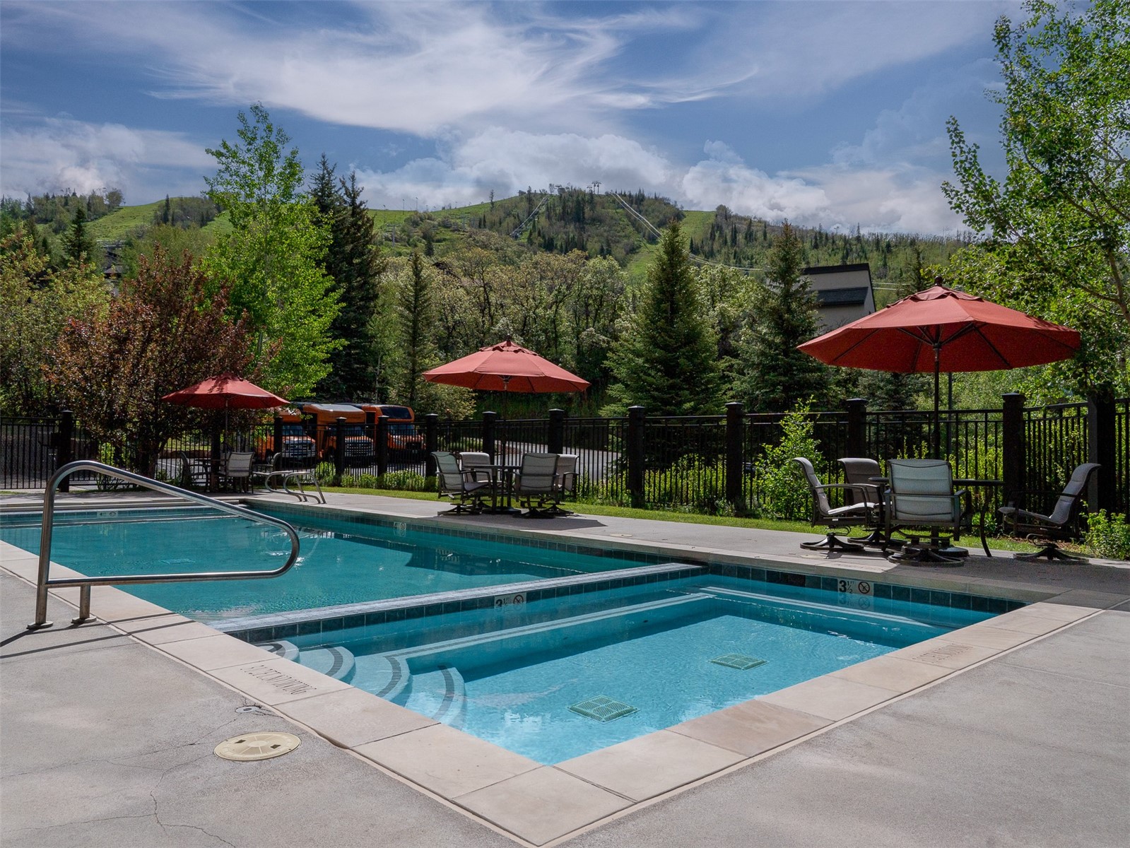 2420 Ski Trail Lane 315