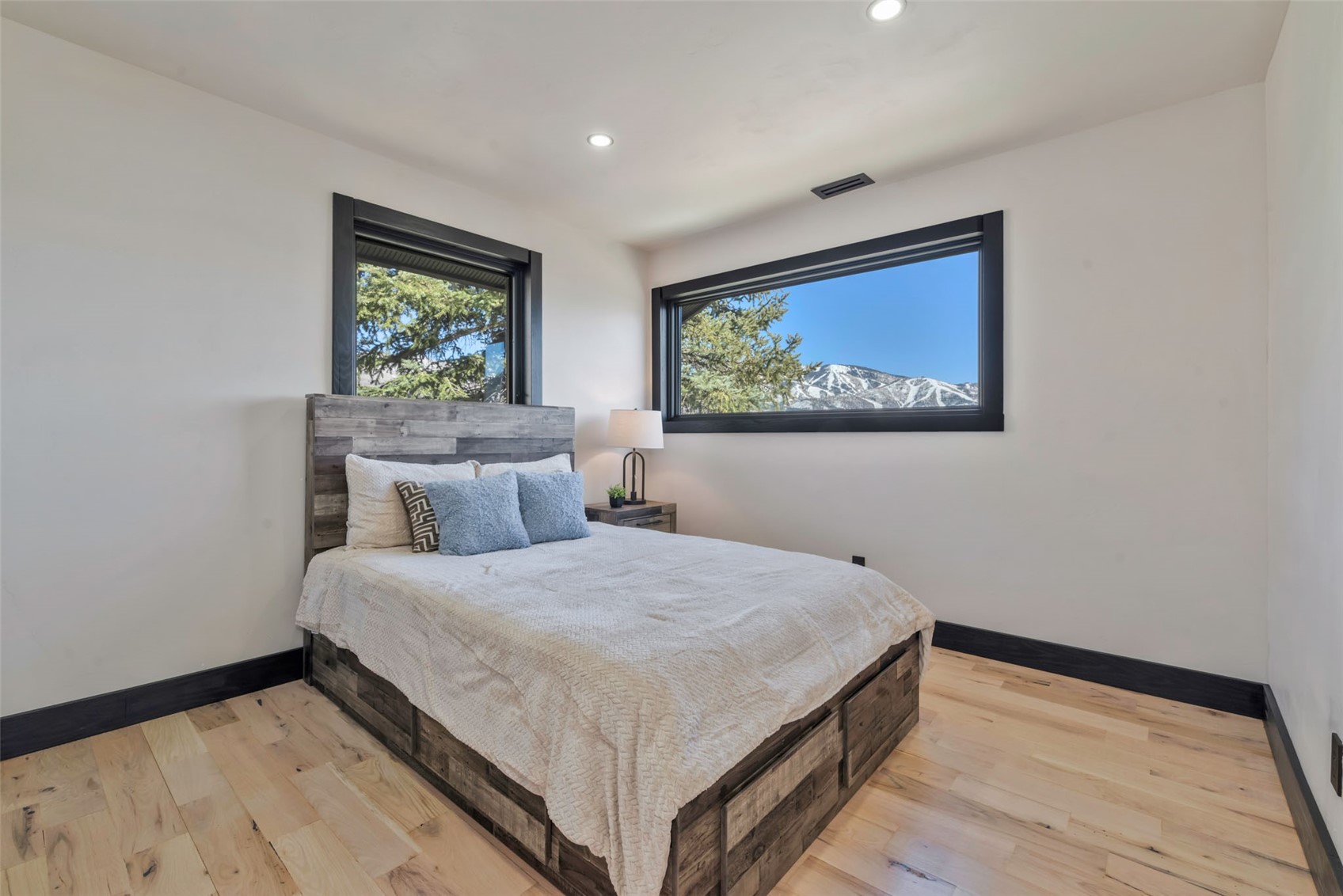 1225 Buckskin DRIVE