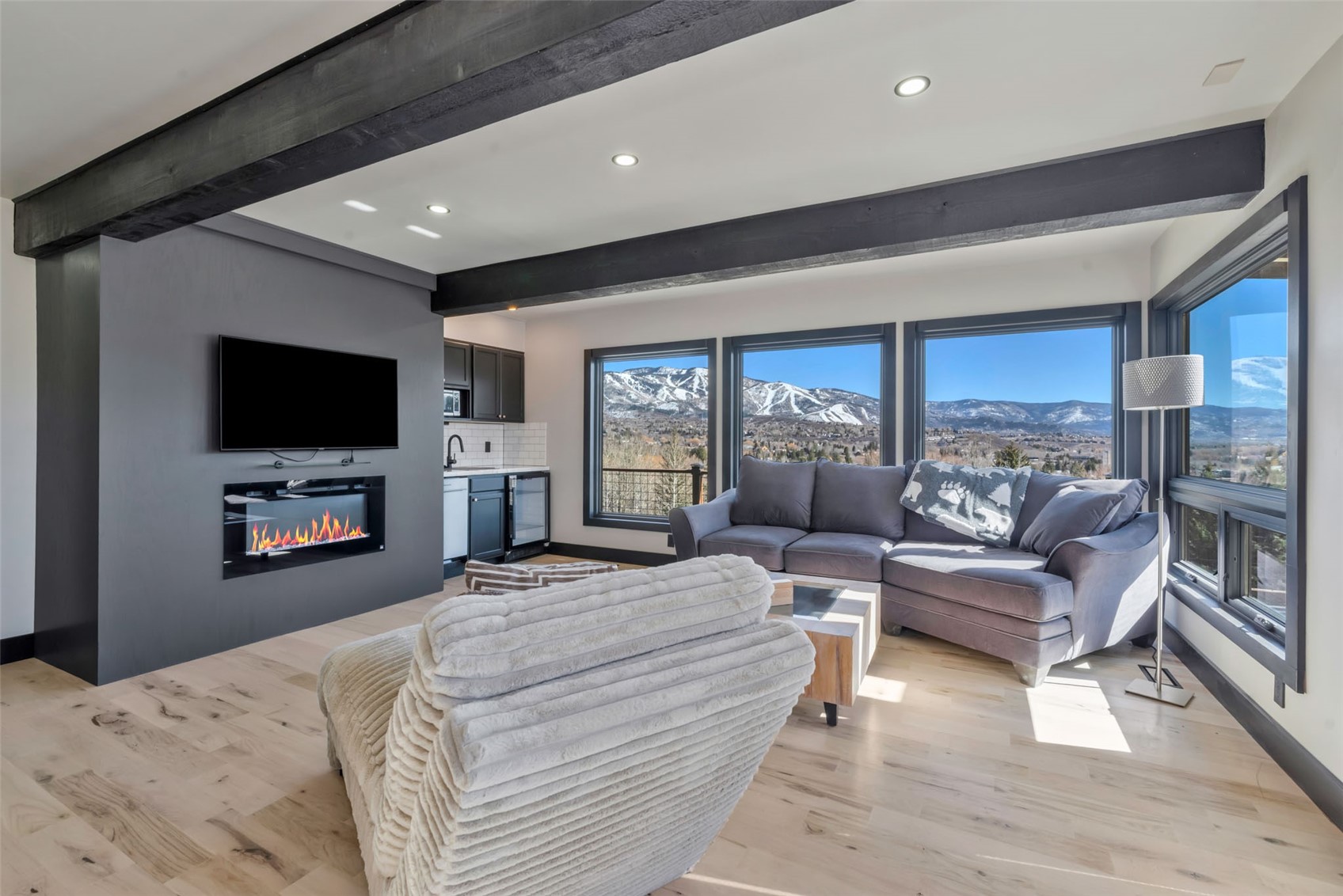 1225 Buckskin DRIVE