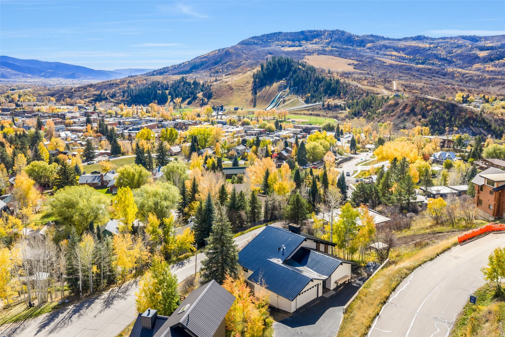 1225 Buckskin DRIVE