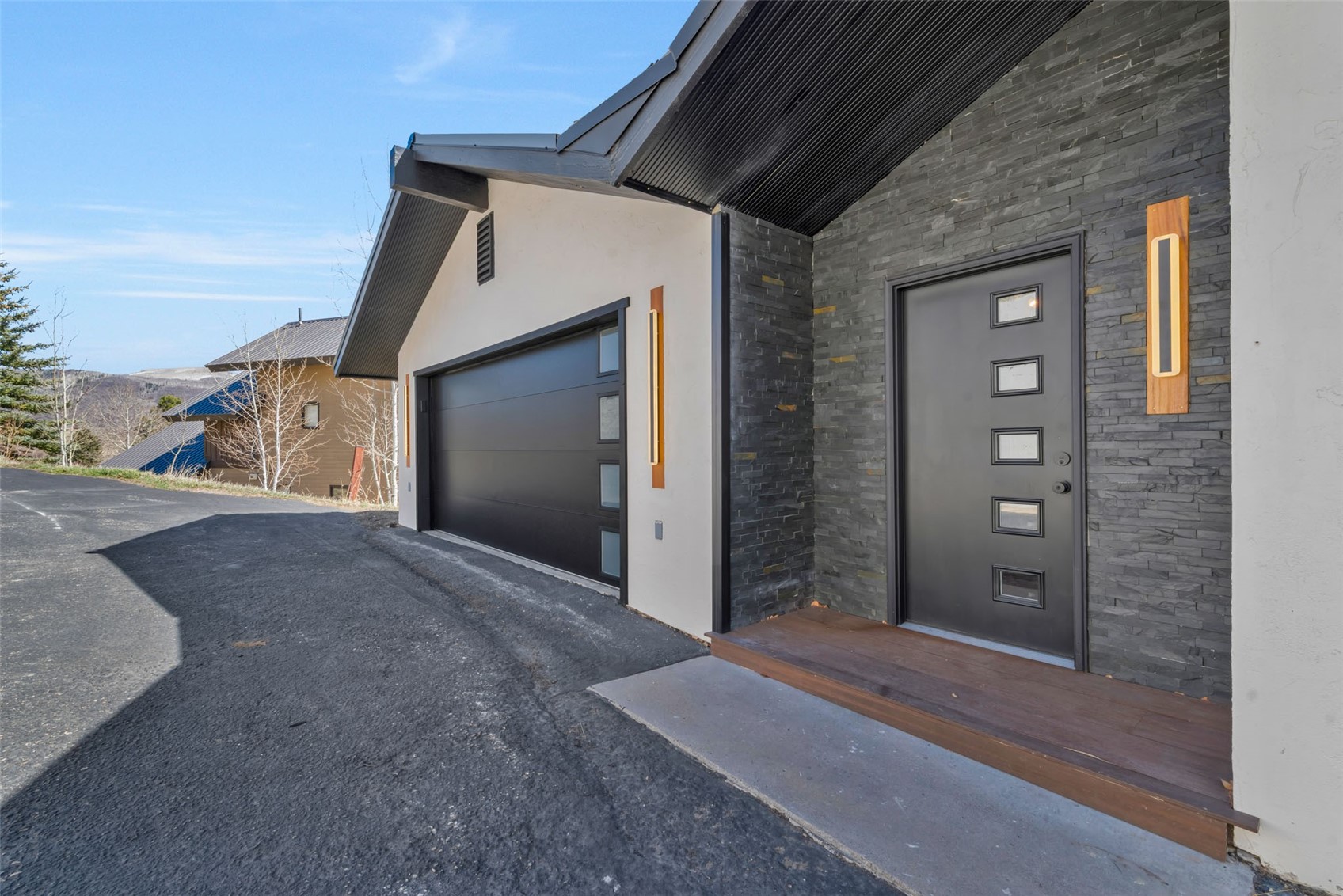 1225 Buckskin DRIVE