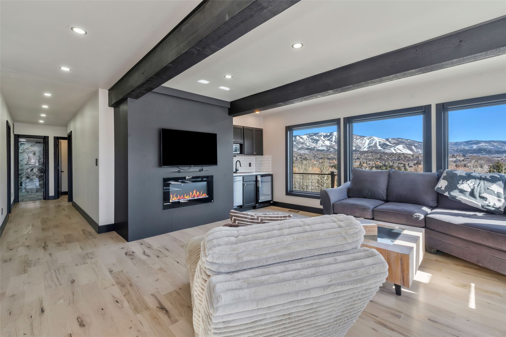 1225 Buckskin DRIVE