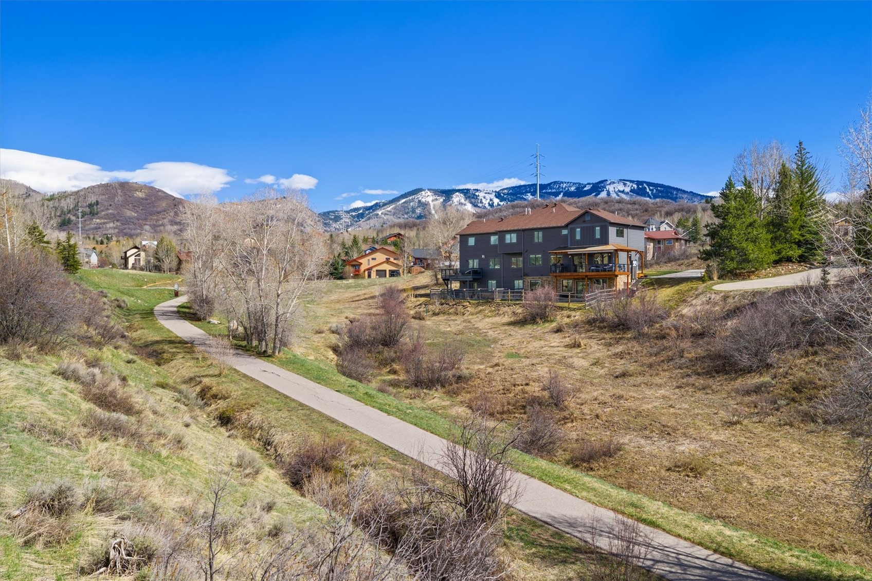 418 Willow COURT