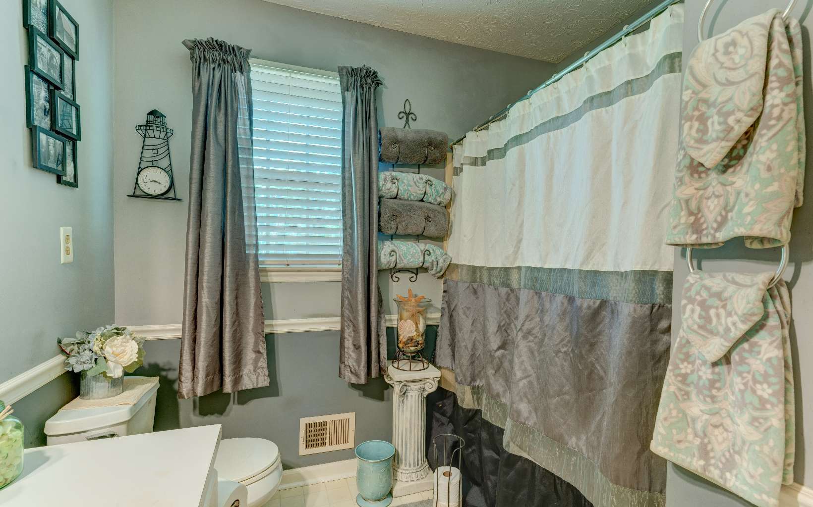 1932 Poinsettia Drive