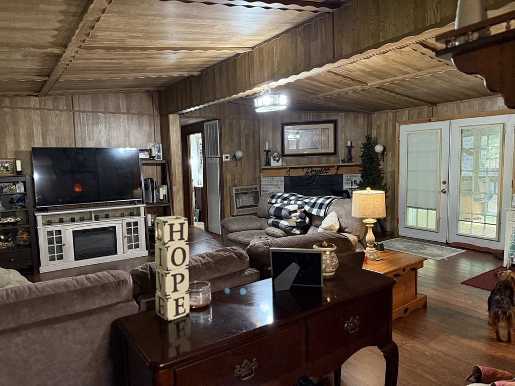 690 Northcutt Rd/Hwy 515