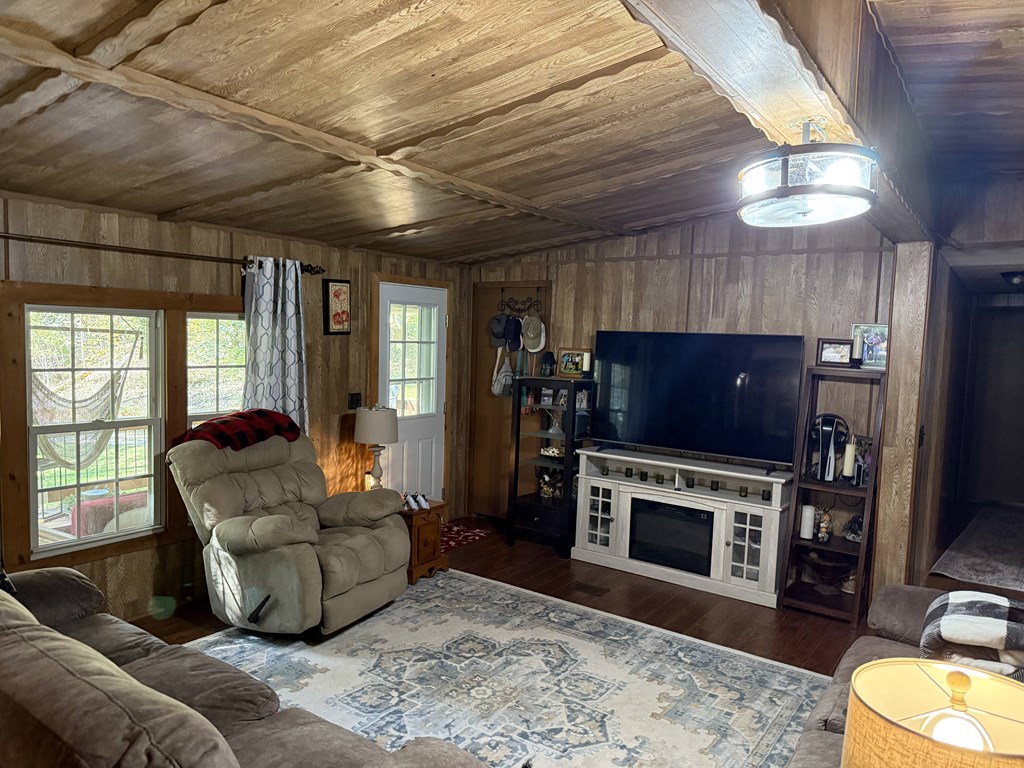 690 Northcutt Rd/Hwy 515