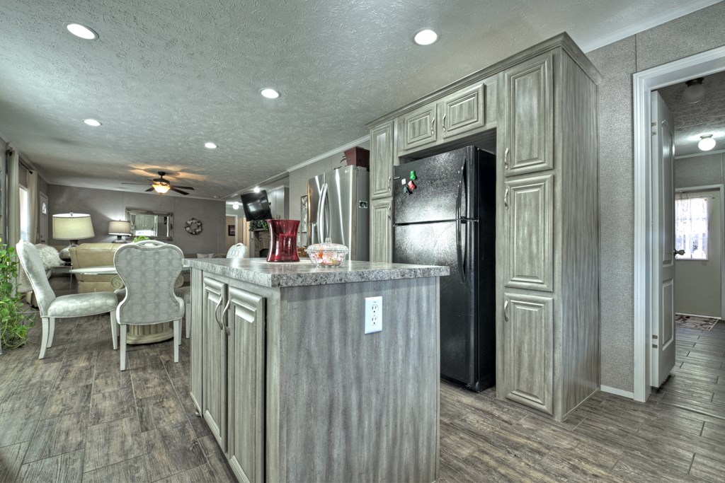 694 Northcutt Rd/Hwy 515