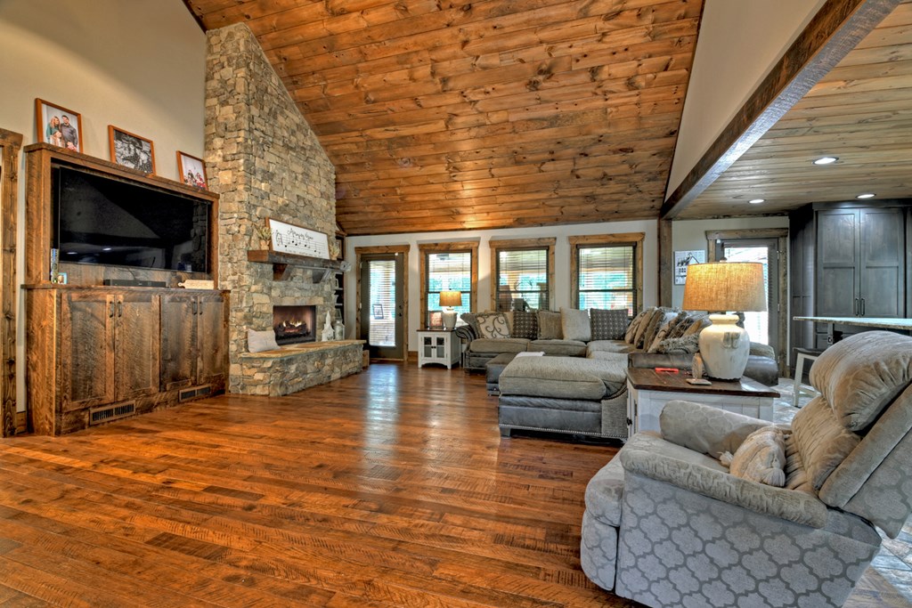 276 Westwoods Drive