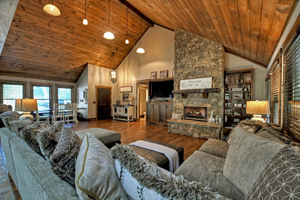 276 Westwoods Drive