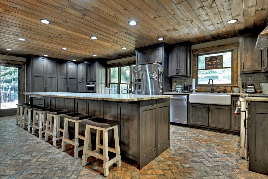 276 Westwoods Drive