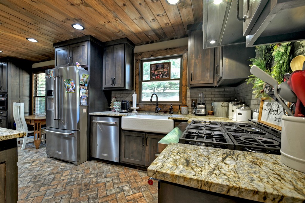 276 Westwoods Drive