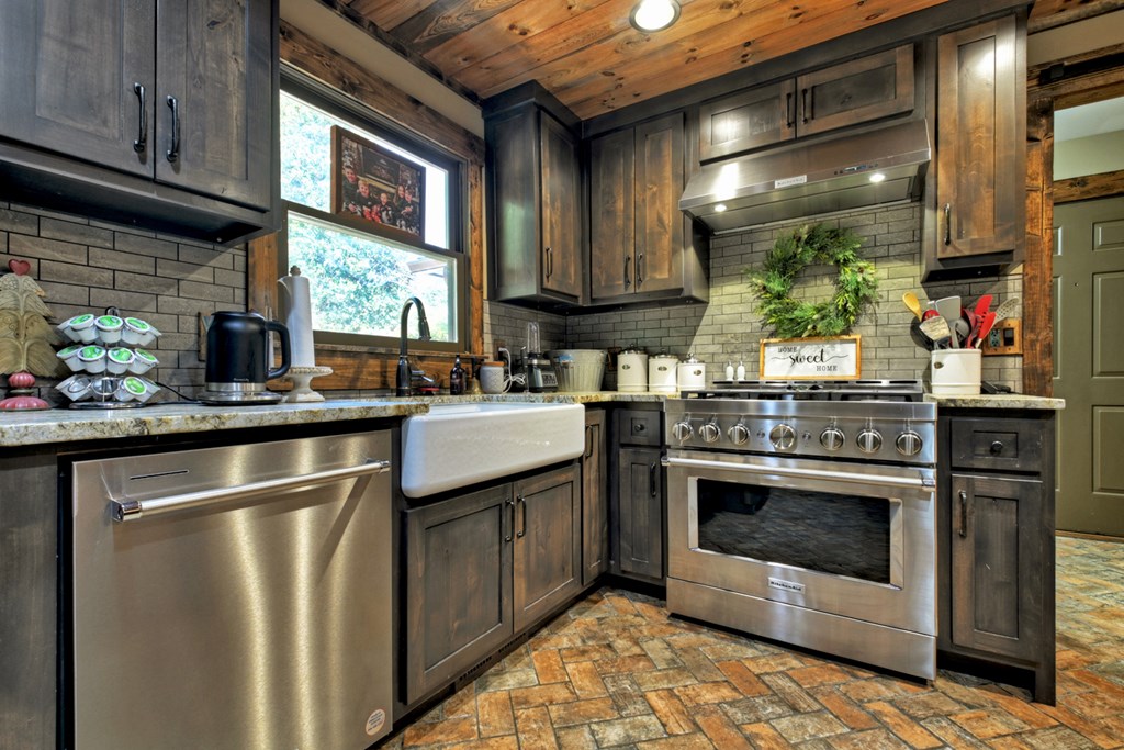 276 Westwoods Drive