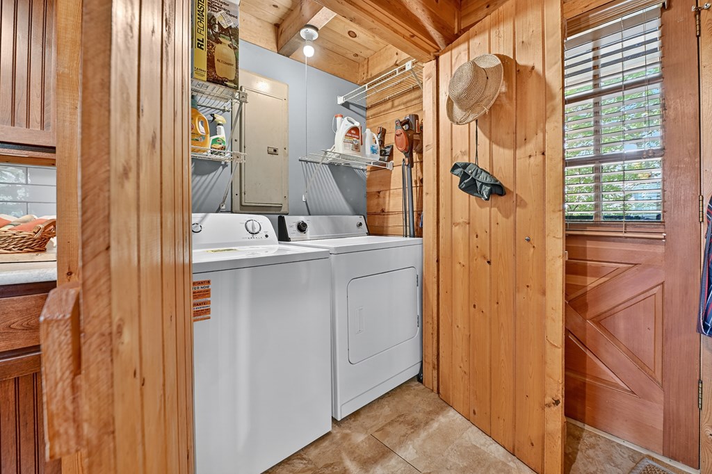 327 Kateri Ridge