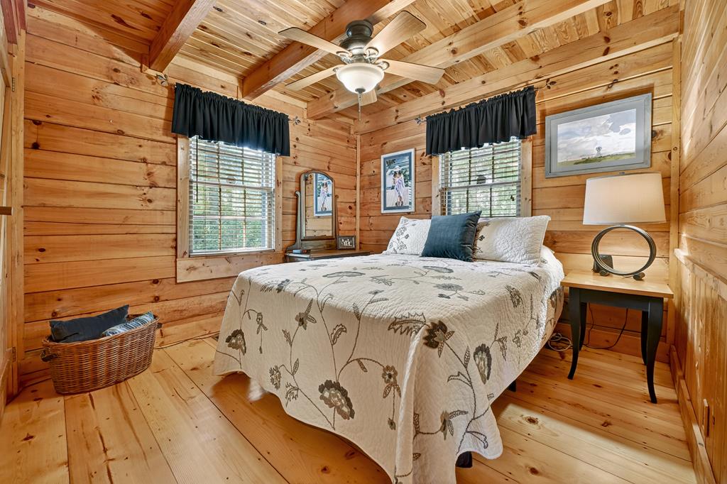 327 Kateri Ridge