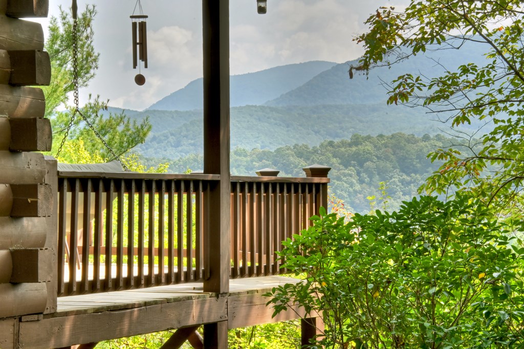 327 Kateri Ridge