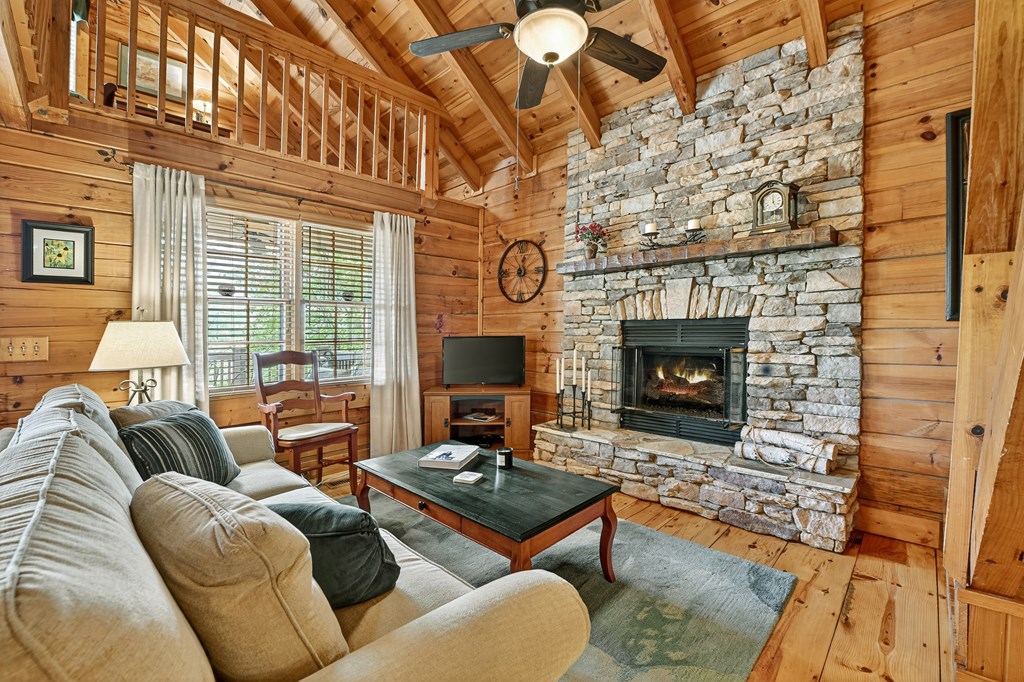 327 Kateri Ridge
