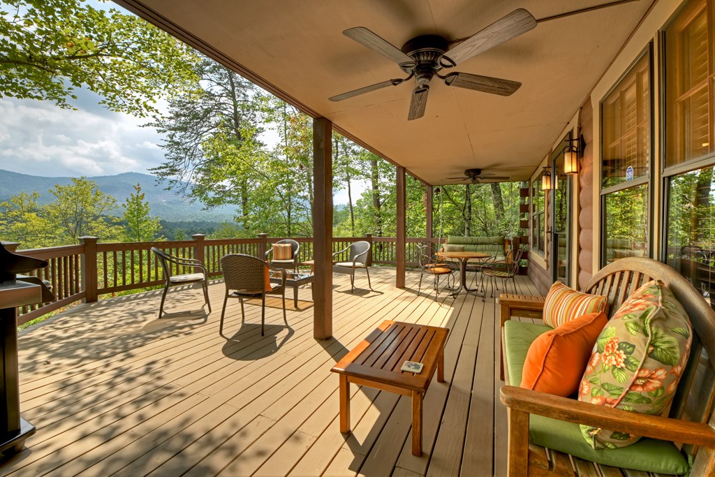 327 Kateri Ridge