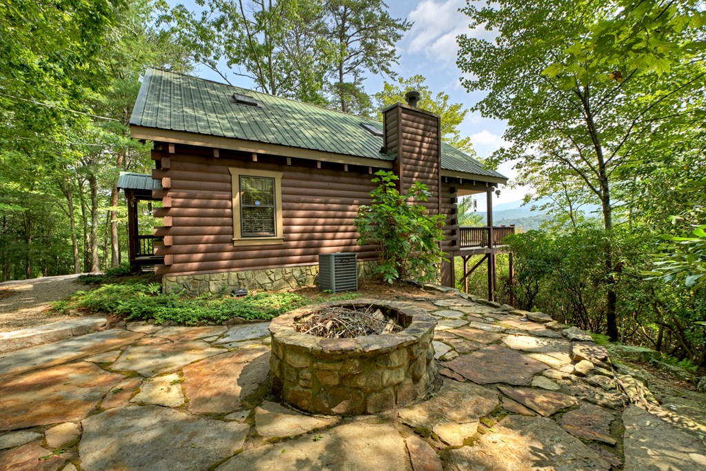 327 Kateri Ridge