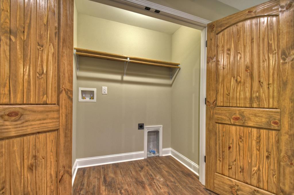 297 Oneida Circle