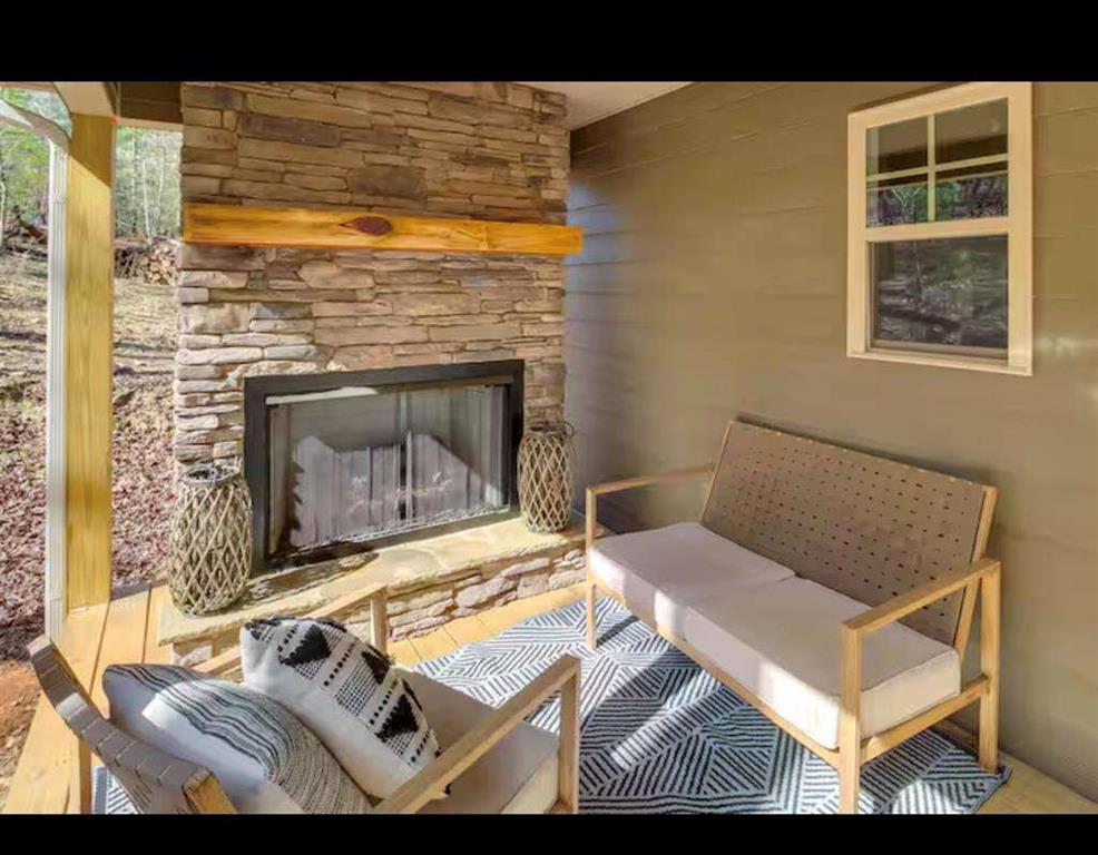 1046 Monticello Drive