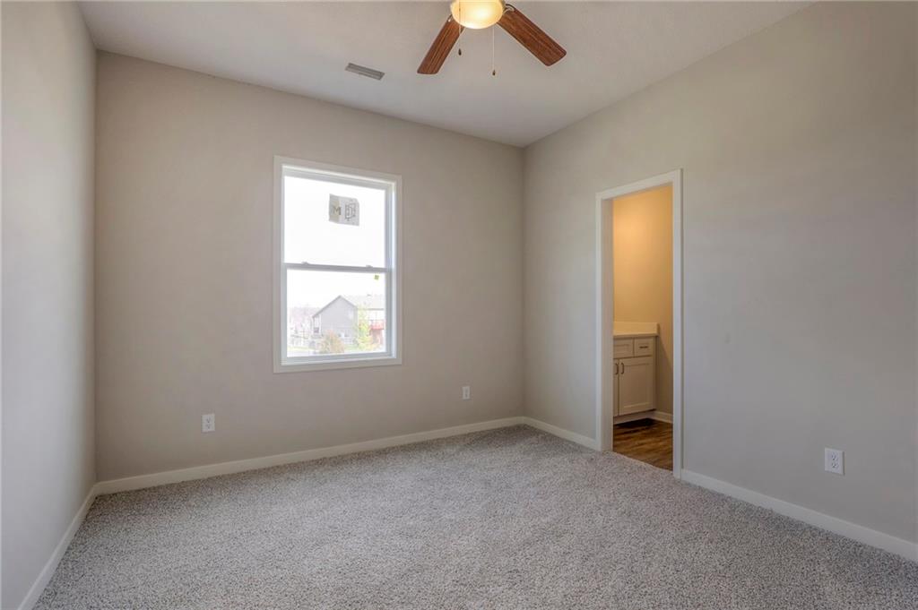 1095 N Findley Street