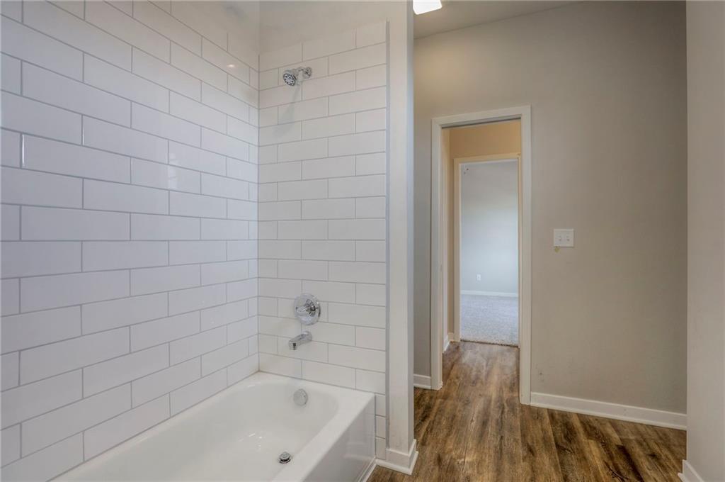 1095 N Findley Street