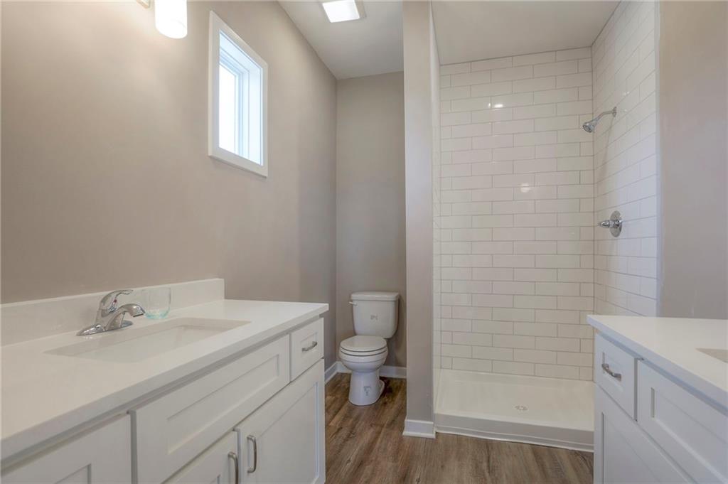 1095 N Findley Street