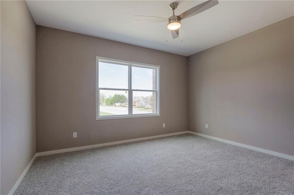 1095 N Findley Street