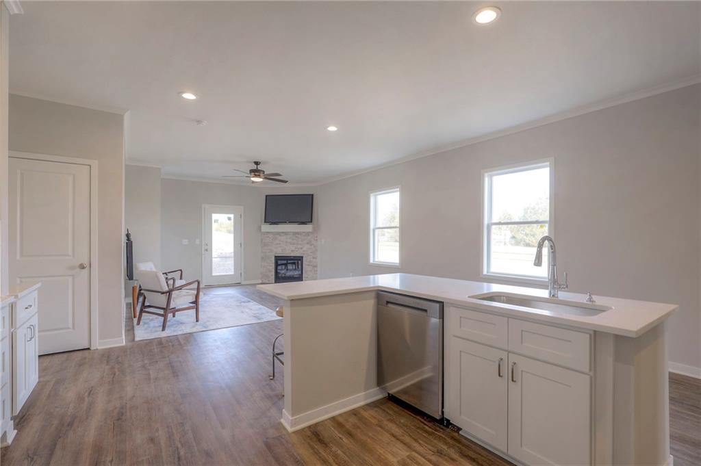 1095 N Findley Street