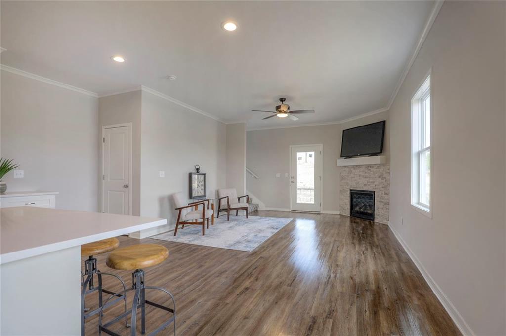 1095 N Findley Street