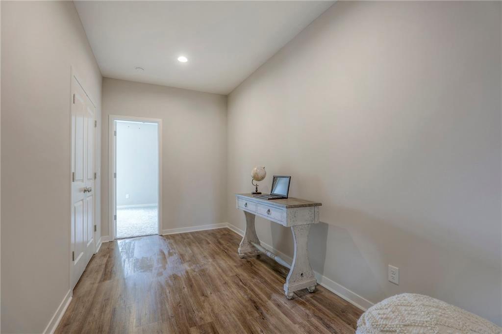 1095 N Findley Street