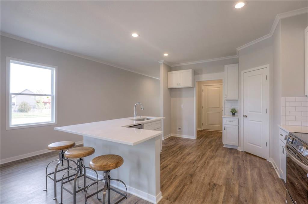 1095 N Findley Street