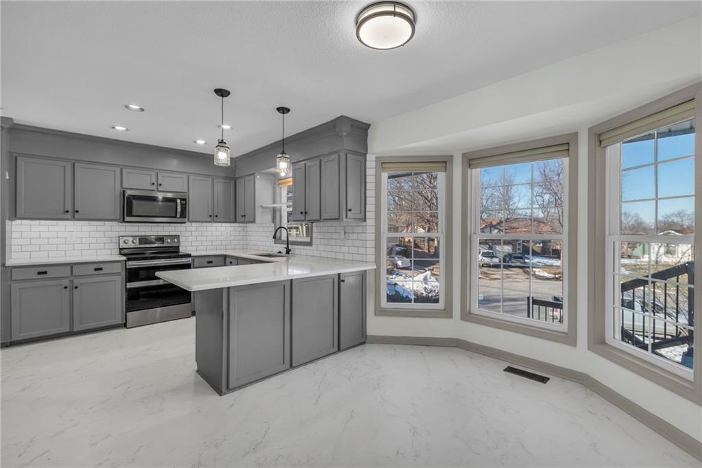 11921 W 49th Terrace