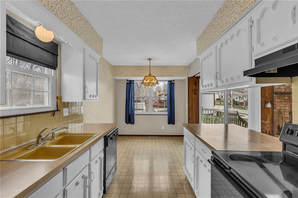 15908 W Brougham Court