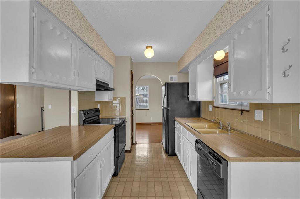 15908 W Brougham Court