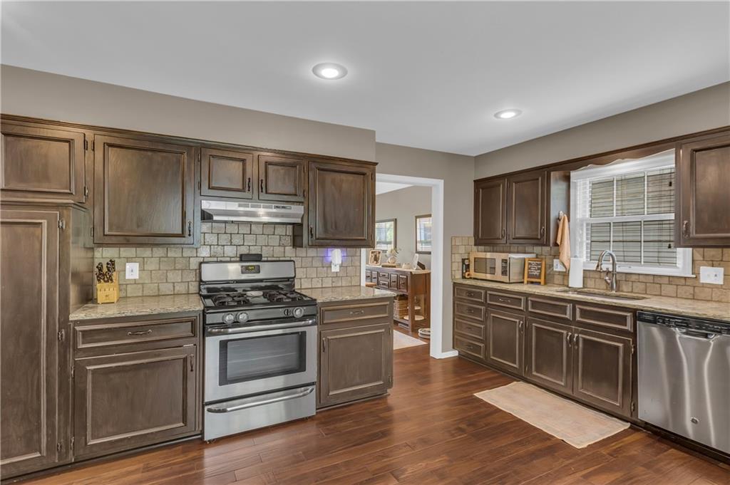 10001 Monrovia Street