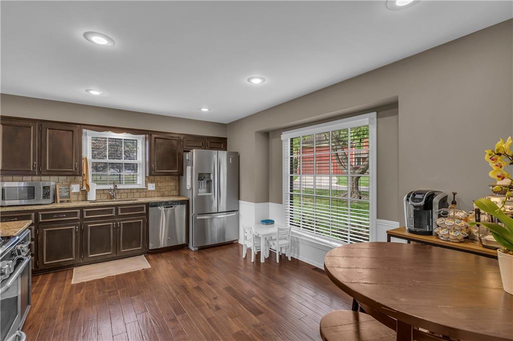 10001 Monrovia Street