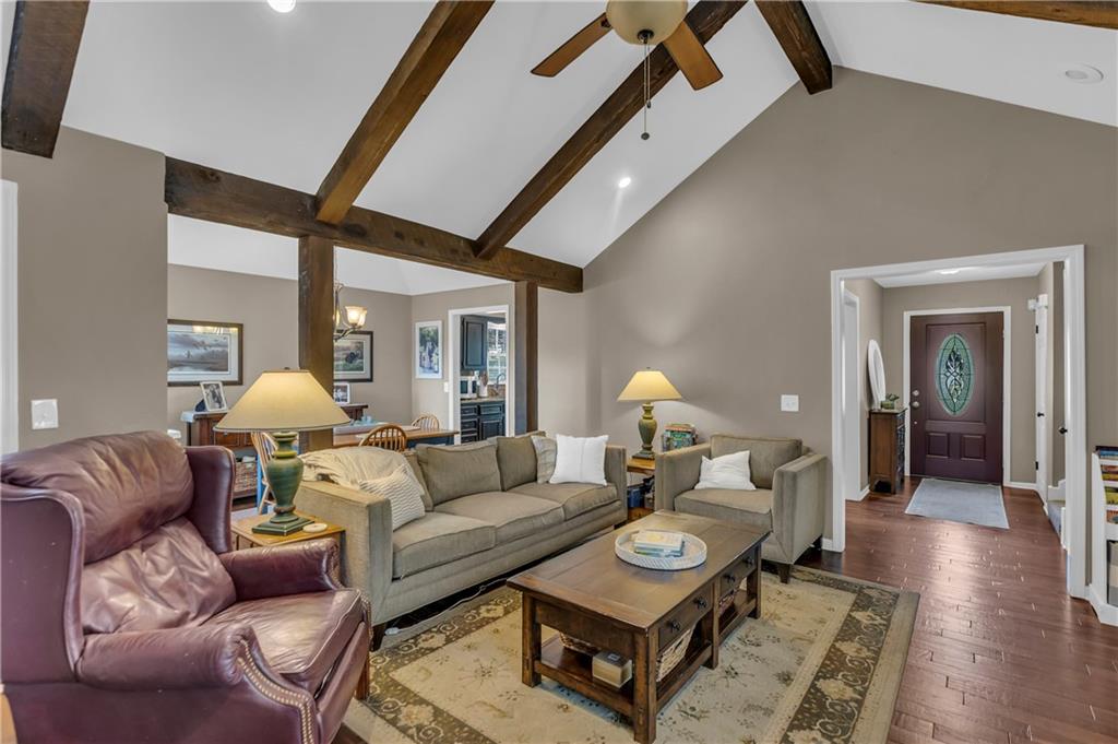 10001 Monrovia Street