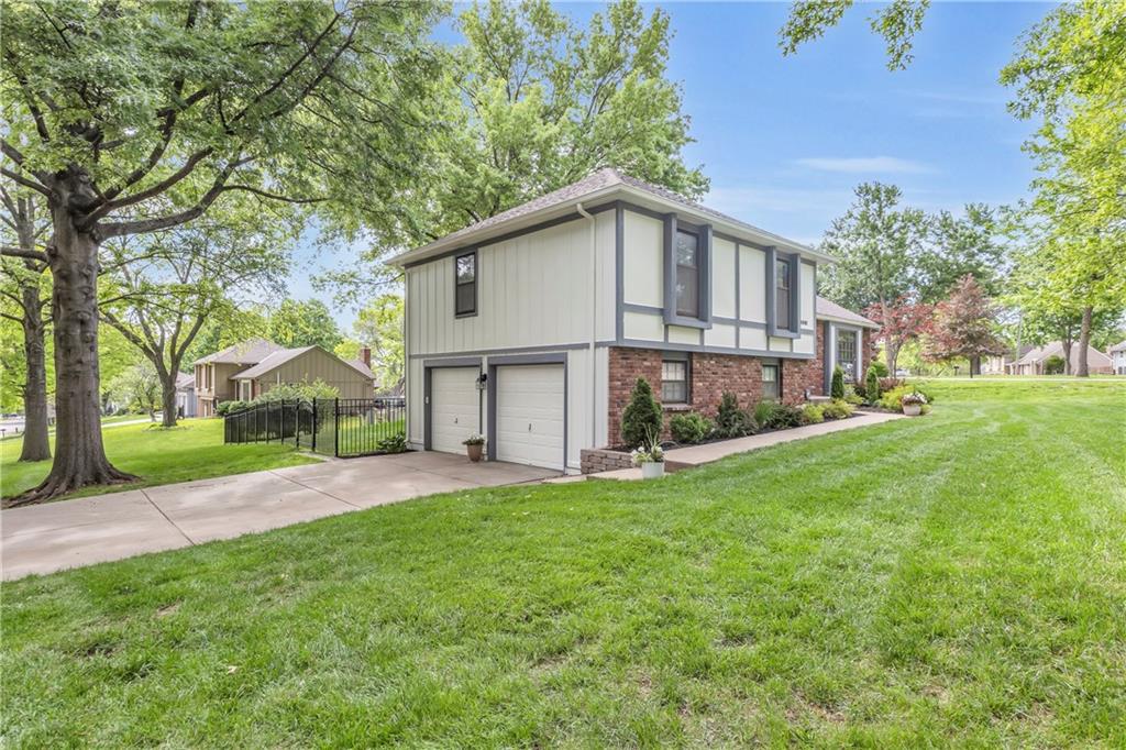 10001 Monrovia Street