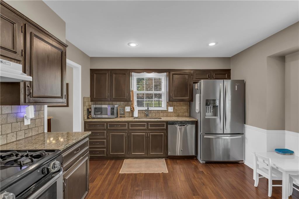 10001 Monrovia Street