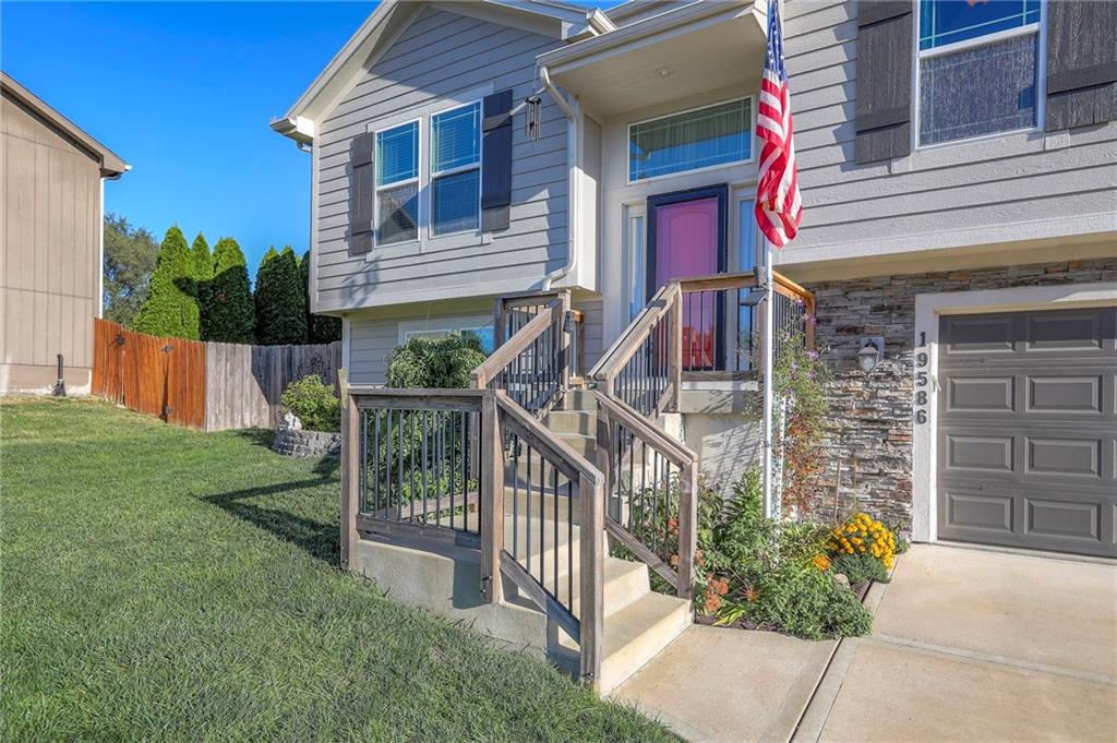 19586 W 121st Street