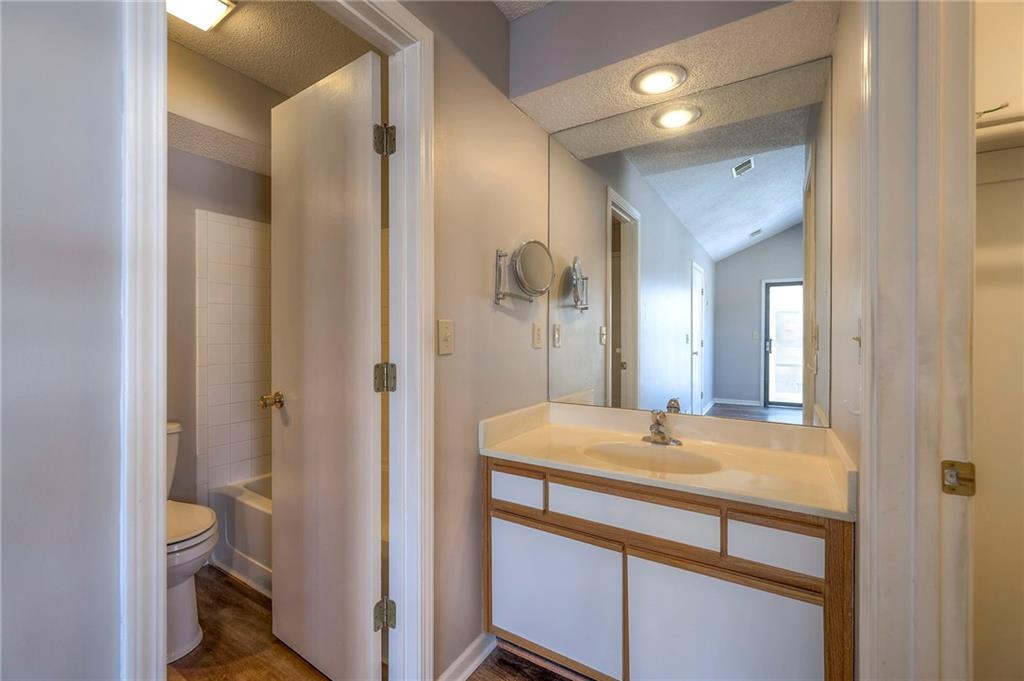 8848 W 106th Terrace