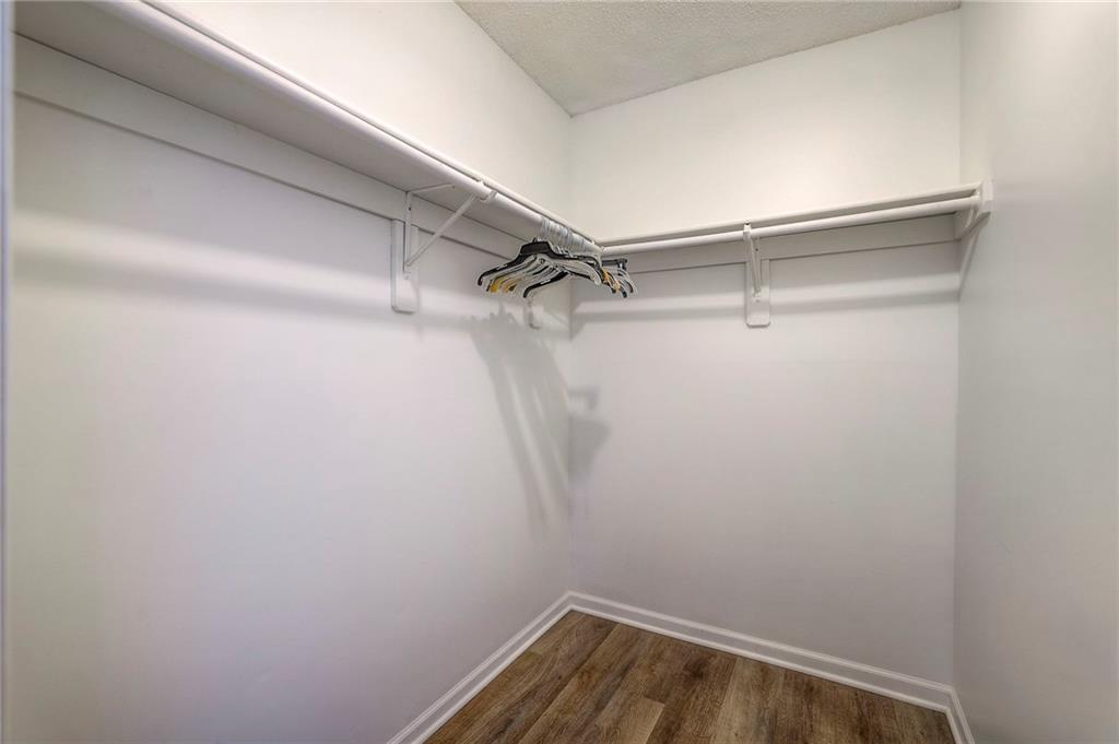 8848 W 106th Terrace